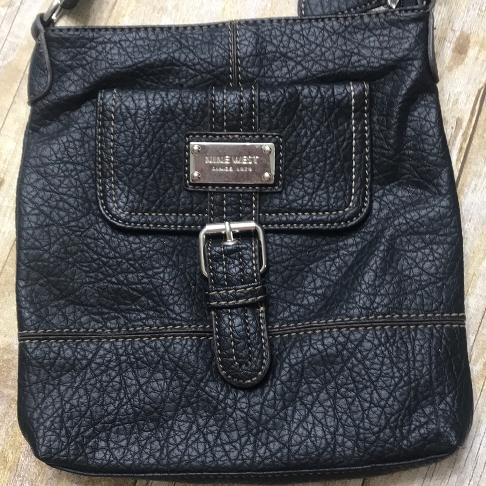 ☀️2/$10☀️Nine West Crossbody